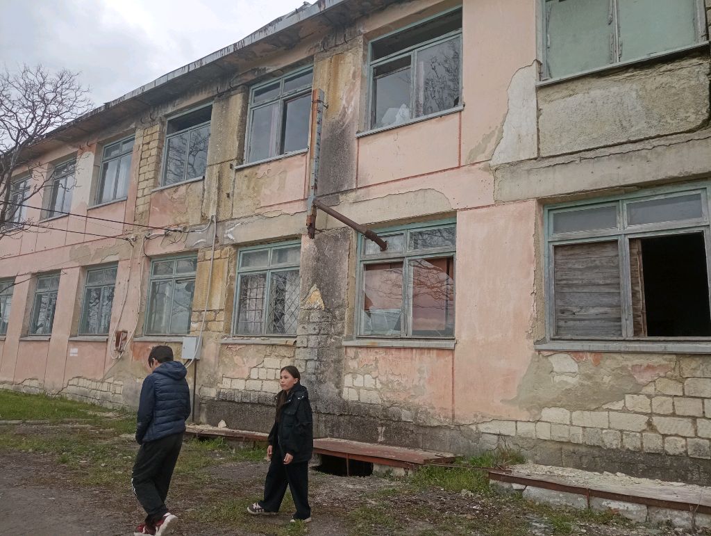 заходим в заброшенное Дка