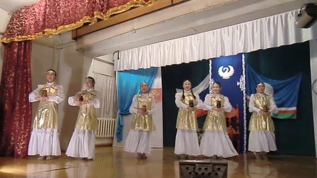 Якутский танец на инаугурации главы 2 Хомустахского наслега Намского улуса 24.11.2012