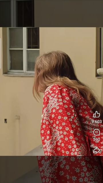 Бьют часы на башне