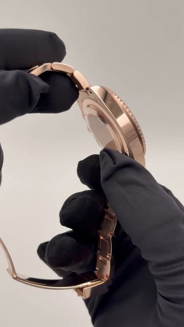 Rolex  GMT-Master II 40 mm Everose gold 126715CHNR-0002