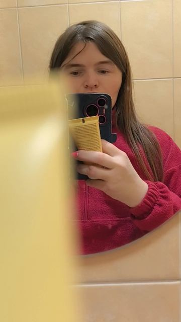 Сразу на работе нанесла новинку на лицо