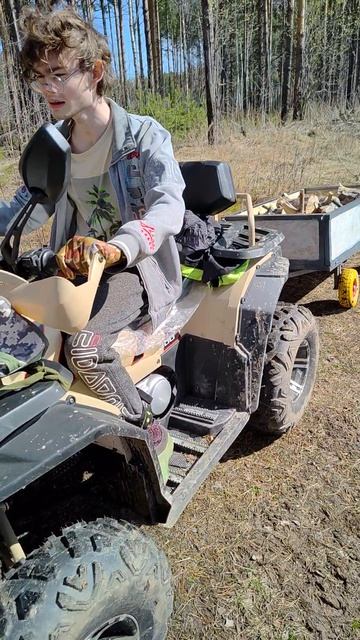 Поехали на квадроцикле в лес за дровами