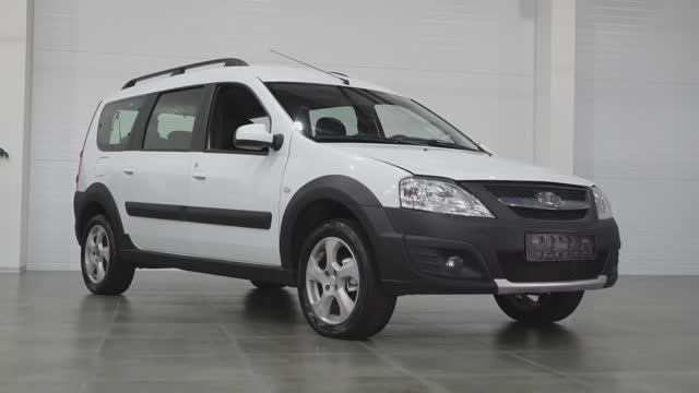 Автомобиль Lada Largus Cross в автосалоне Аврора в Краснодаре (zip093297)