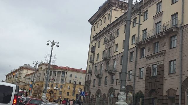 По улицам Минска с гидом на автомобиле, изучаем сталинский ампир