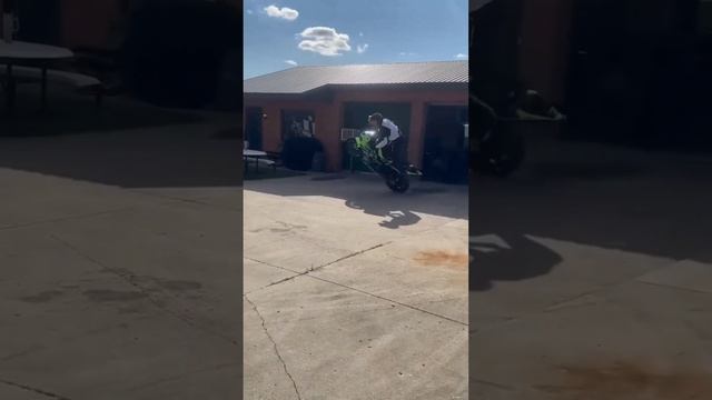 ПОКАТУШКИ на спортбайках.mp4