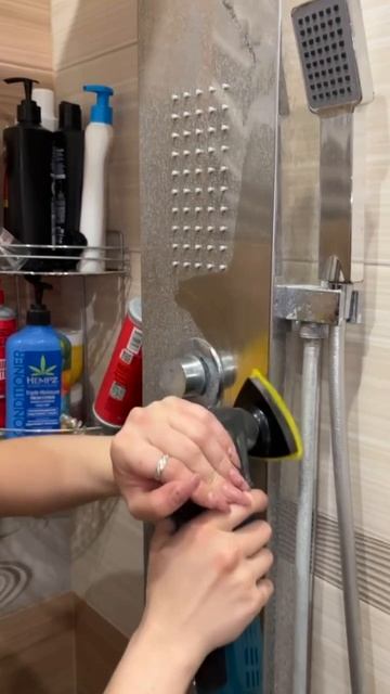 Главное не переусердствовать, чтобы не поцарапать поверхность!