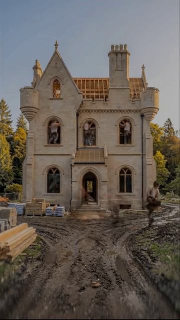 мужик потратил 400 000$ 😱