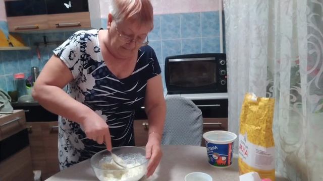 Сочники с творогом .Мягкое тесто,сочная начинка.