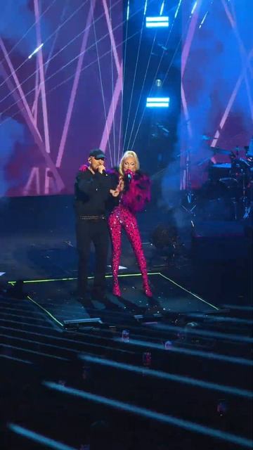 Zvonkiy поддержал Ханну на сольном концерте #zvonkiy #ханна