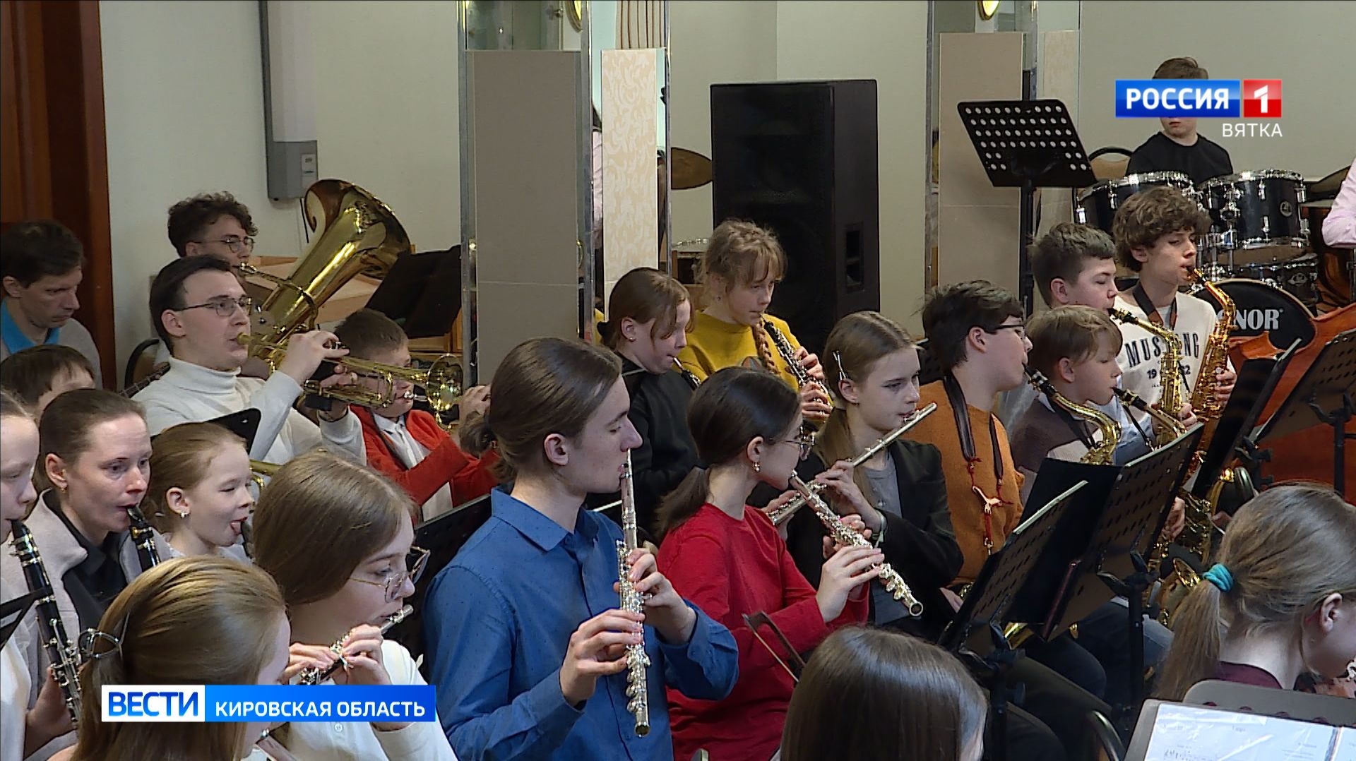 Вятский детско-юношеский академический симфонический оркестр начинает покорять большие сцены