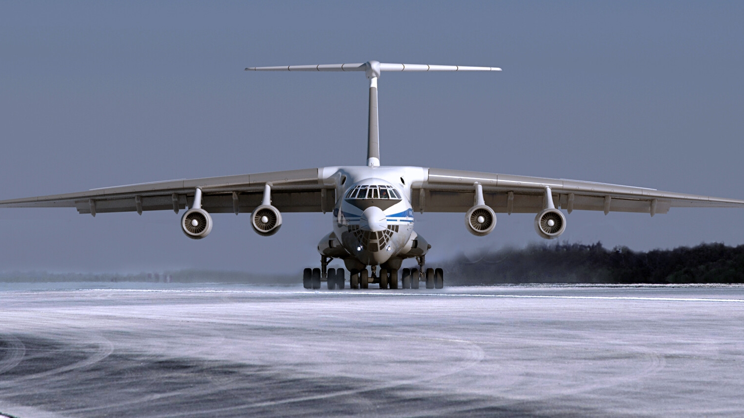 крашу модель ил-76