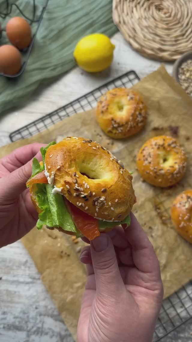 Бейглы с рыбкой будешь?