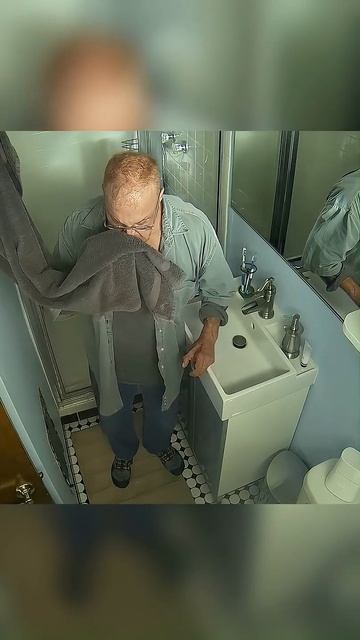 🍿 Наш домовладелец больной озабоченный старик