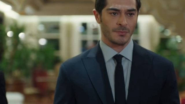 Трейлер совершенно другой.
плохие слова удалила.