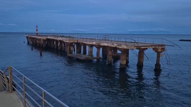 Год назад мы здесь рыбачили ,это просто жесть 😱 🎣 Алушта