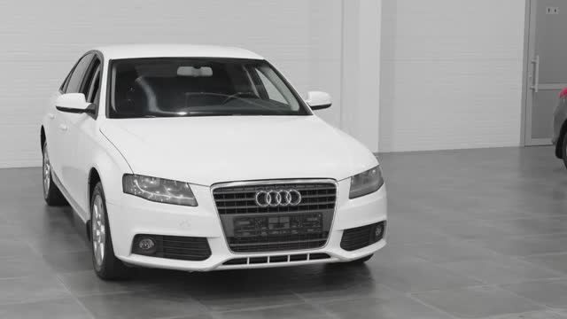 Автомобиль Audi A4 TFSI White в автосалоне Аврора в Краснодаре 2083