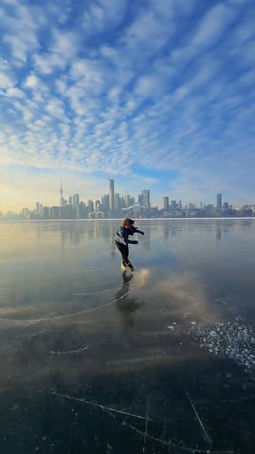 красиво на коньках.mp4