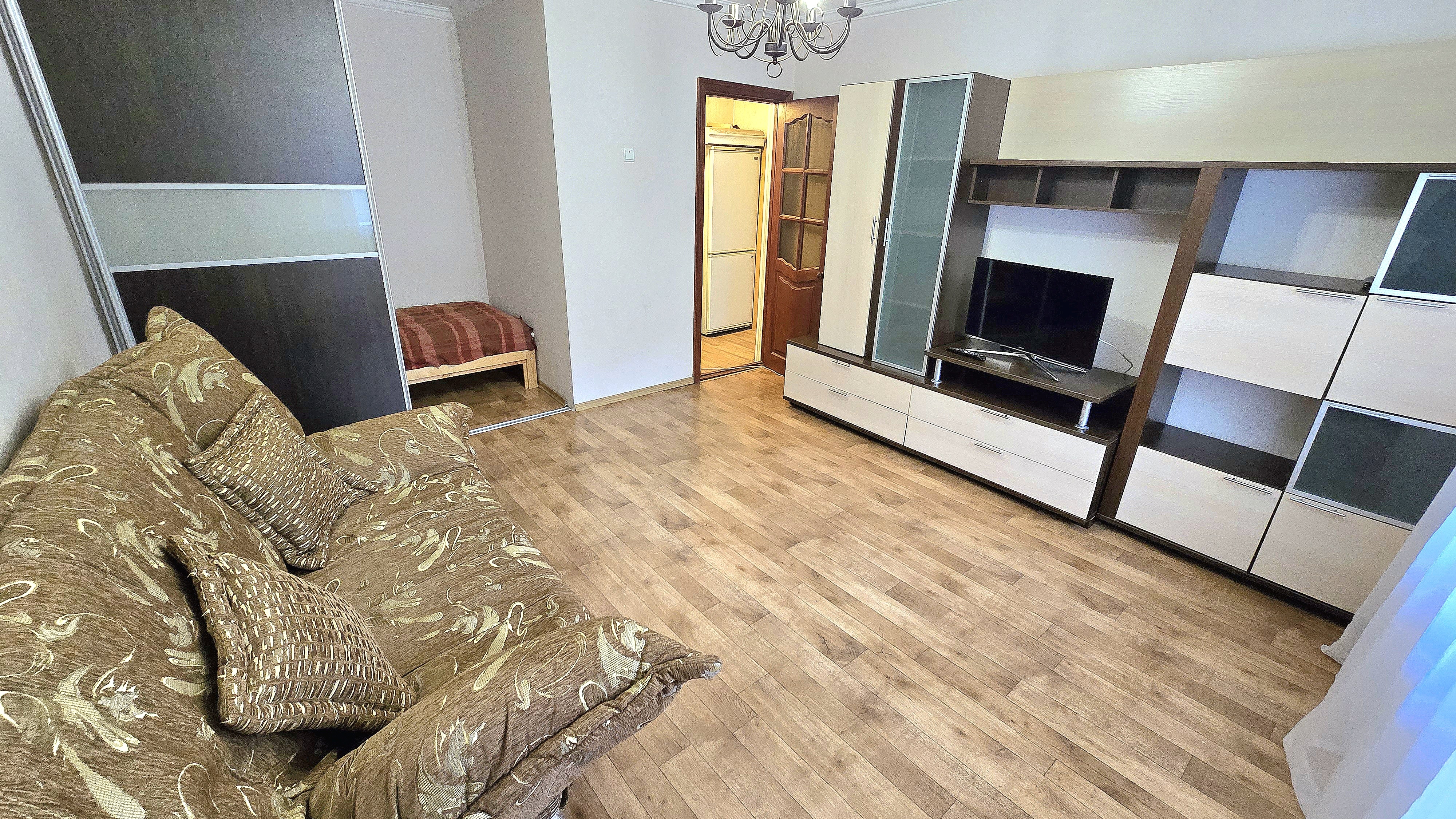 Зорге 27/7. Сдается однокомнатная квартира в аренду.  Золотой квадрат Западного мкр-на.  89614390879