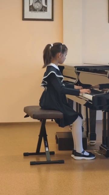 «МЕНУЭТ ДО МИНОР» Из Французской сюиты №2