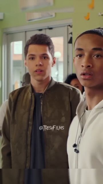 Заставил петь и уговорил на свидание ❤️🎶 Название в комментариях 👍 #фильм #сериал #моменты #shorts