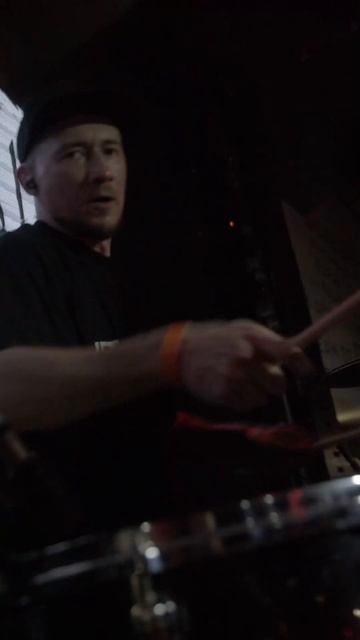 Нас заставили молчать, но мы кричим!