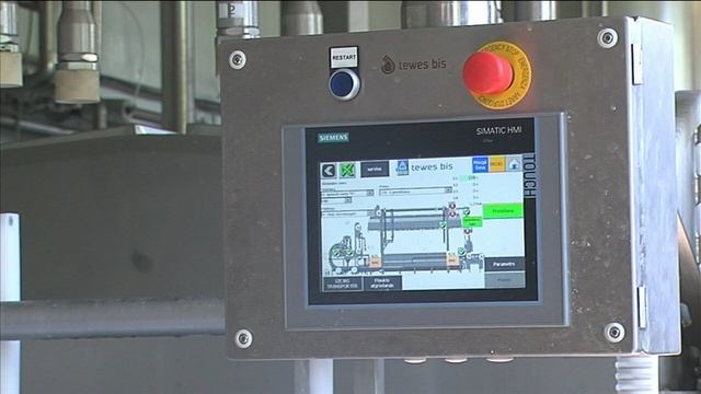 Kompaktowa prasa do sera film