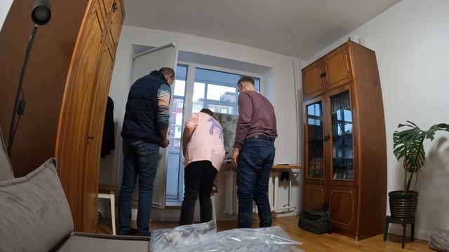 процесс установки рулонных штор