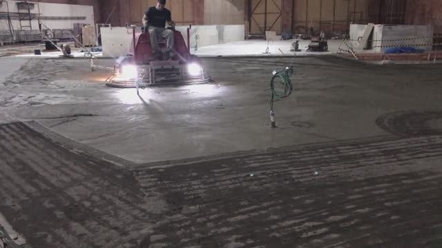 Затирка бетонного пола с топпингом