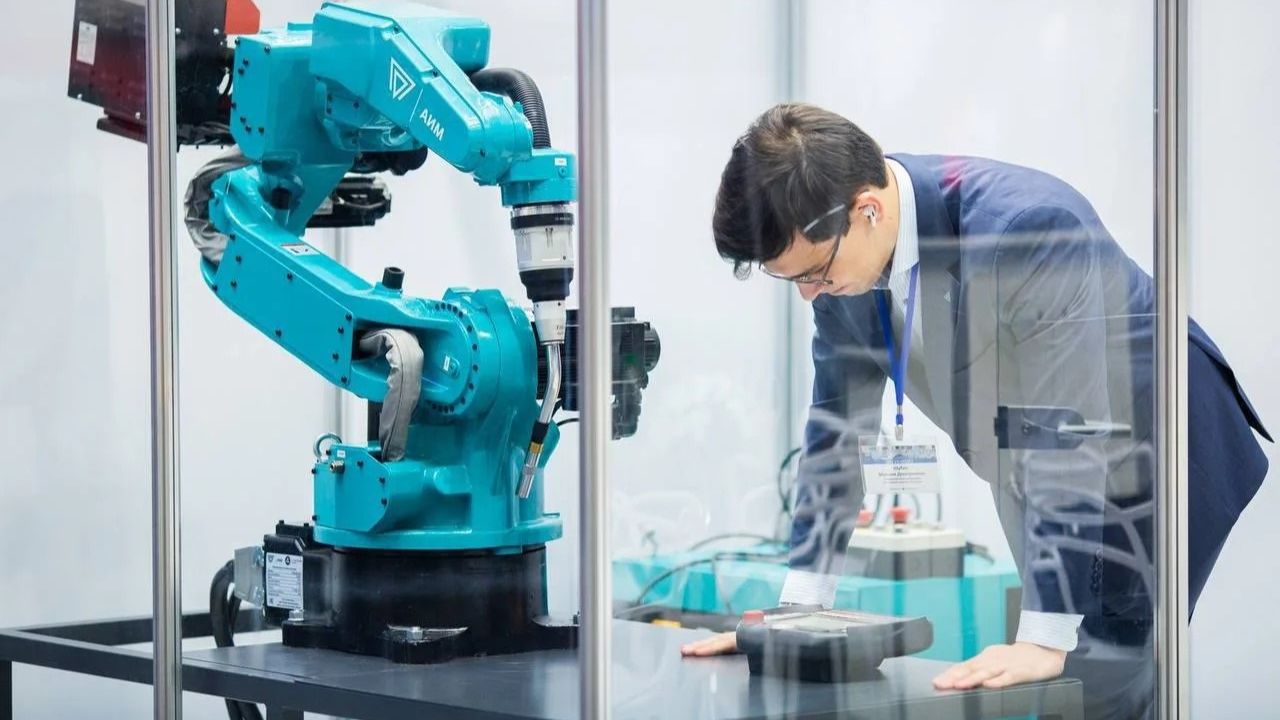 В Республике Беларусь Росатом представил роботизированный сварочный комплекс АИМ