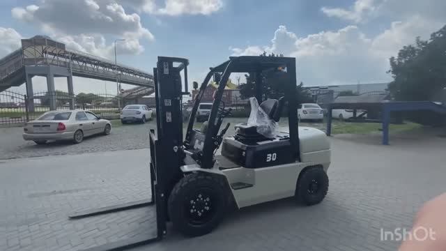 Вилочный погрузчик TFN CPCD30-AG2  POV