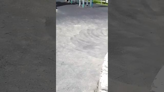 я гуляю во дворе