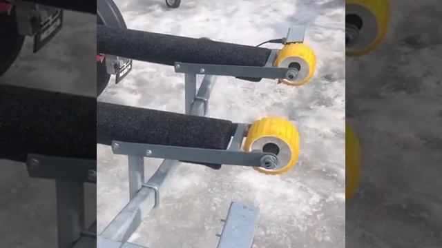 Опорные ролики для лодочного прицепа.