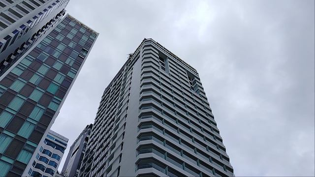 Как переходить дорогу во Вьетнаме!