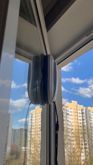 Робот-мойщик окон Polaris PRWC 3001 Wi-Fi IQ Home