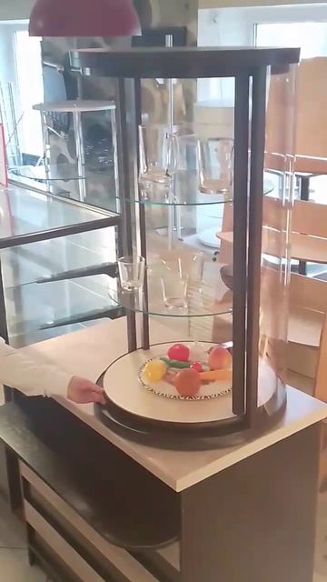 Круглая витрина с вращением