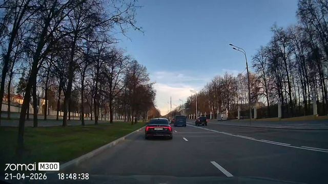 Niva М222СЕ по полосе для общественного транспорта 
Москва, ул. Косыгина 
55.724302, 37.534455