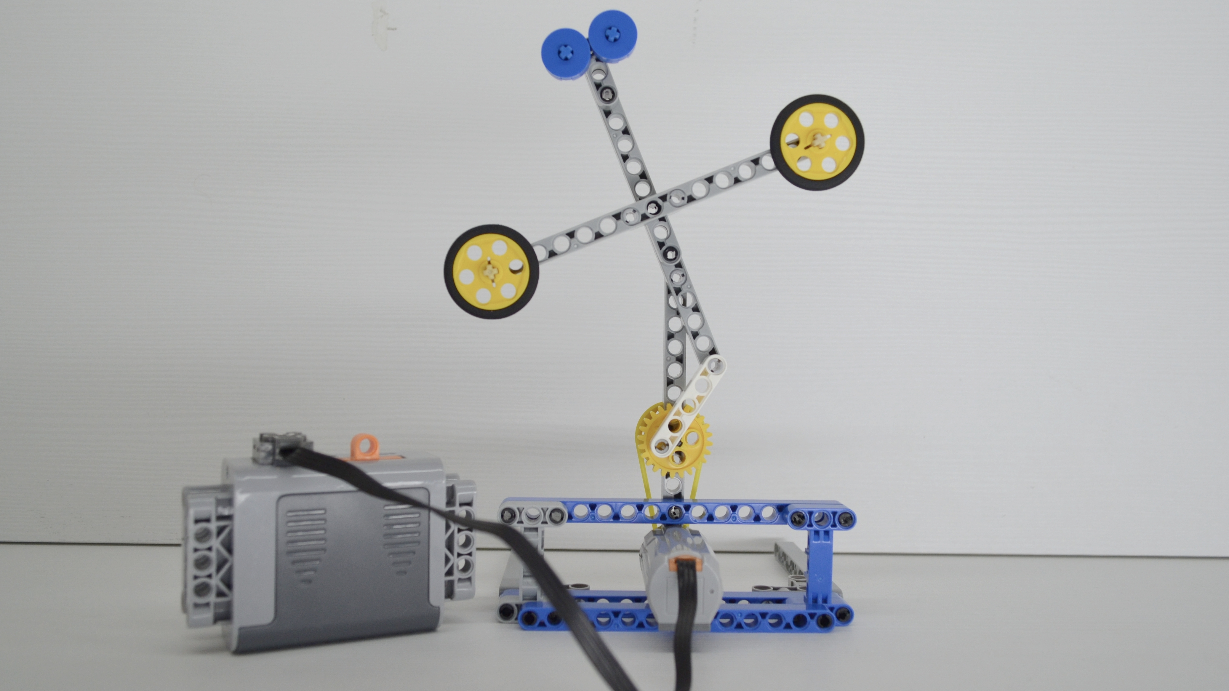 Самоделка из Lego technic. Пугало