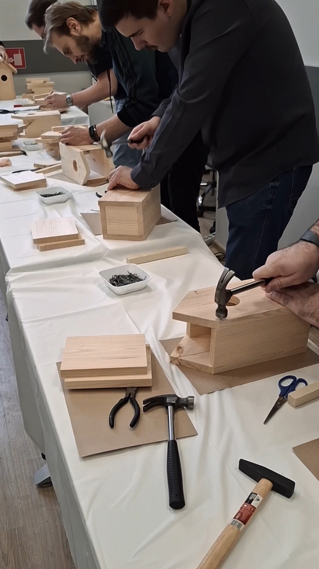 Изготовление скворечника. Выездной мастер-класс от студии Задело