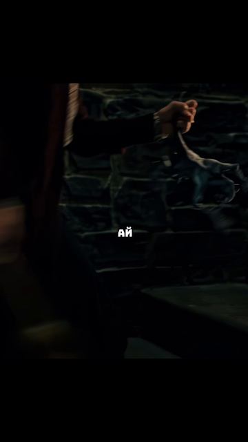 Монашка дерётся с демонами кухонной лопаткой😱