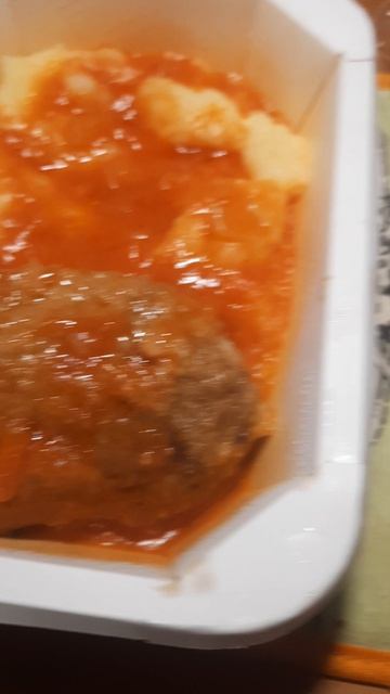 Базовый минимум холостяка. Готовый ужин из магазина.