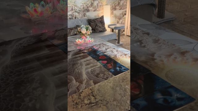 Одержимая женщина готовит магическую атаку!