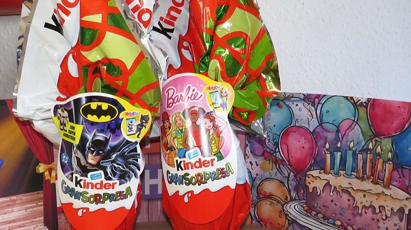 Kinder Сюрприз Макси  - Бэтмен + Барби - 150g