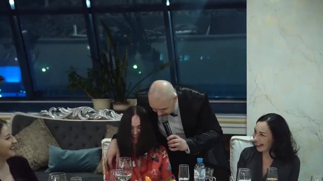 Ведущий на корпоратив