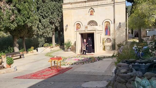 Святая земля и святая вода из Горненской обители