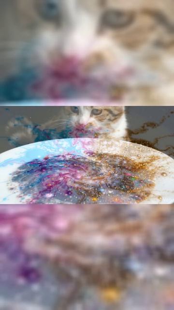 Создаем Вселенную в тарелке молока 🐾🌌 (Истер-Алхимик) | Milk & Soap Magic Experiment #shorts #art