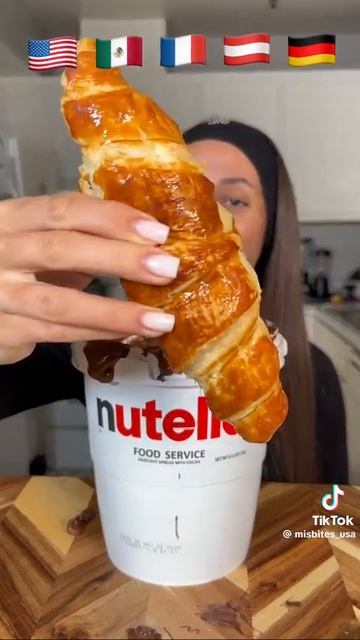 Мукбанг #выпечка с нутеллой 🥐