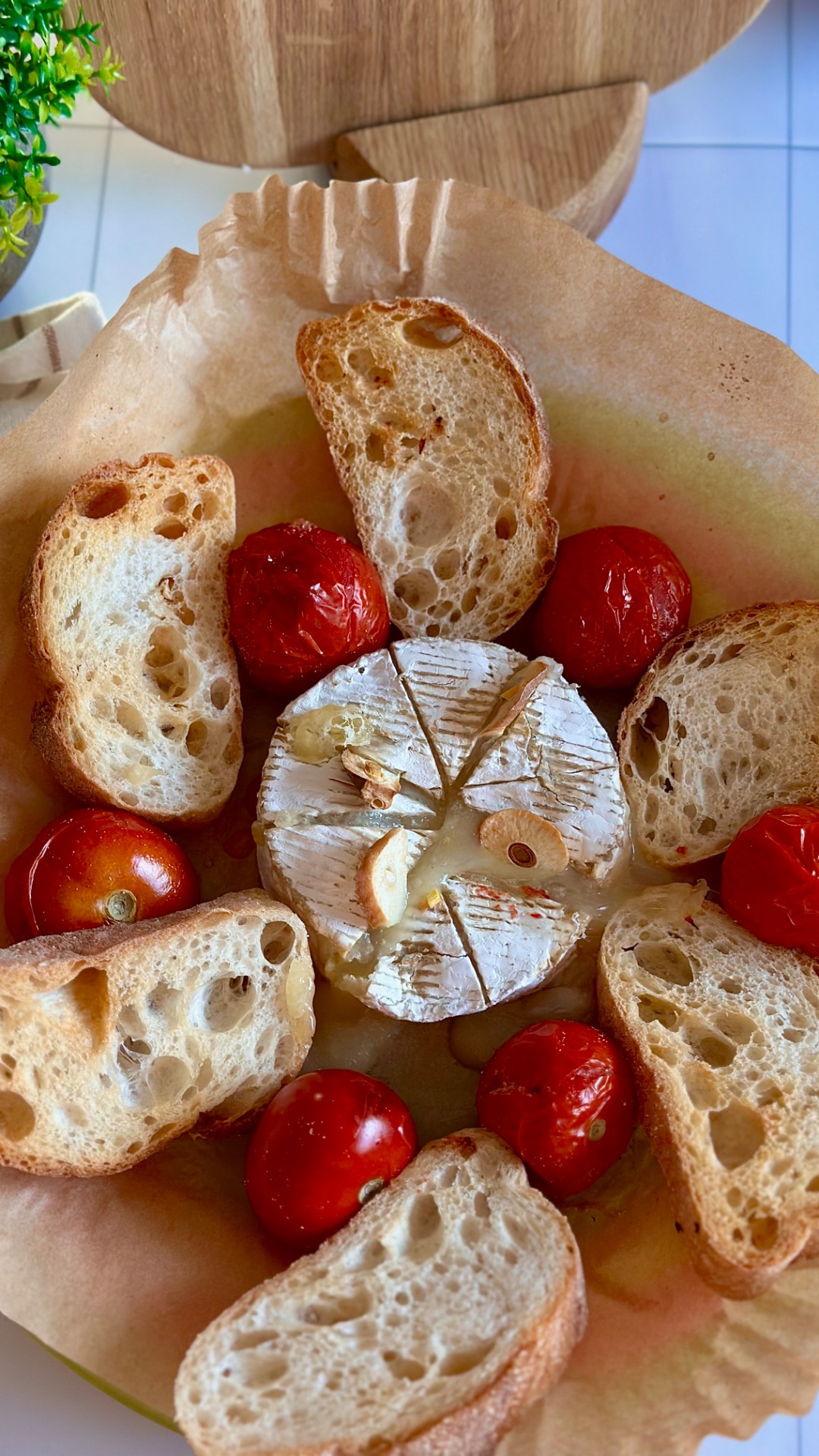 «От этой закуски к вину вы точно не сможете оторваться…» 🍷✨