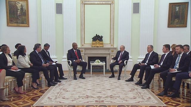 «МЫ ЭТОГО НЕ ЗАБУДЕМ»: лидер Сейшел — о помощи России. Путин открывает новый союз