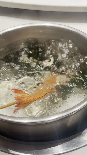 Покраснел на глазах