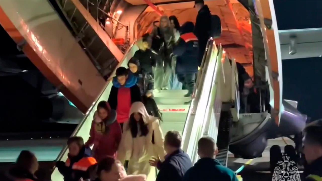 В Домодедове ночью приземлился спецборт МЧС с россиянами, которые жили в Ливане